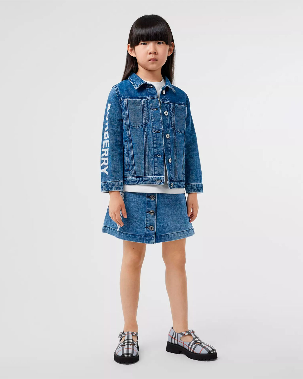 Джинсовая юбка с логотипом Burberry детская, размер 116, цвет синий - фото 2