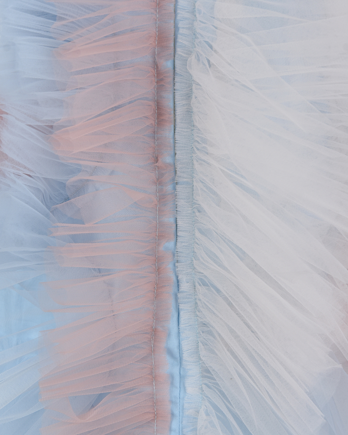 Короткое платье со сплошными оборками Nikolia детское, размер 104, цвет мультиколор - фото 5