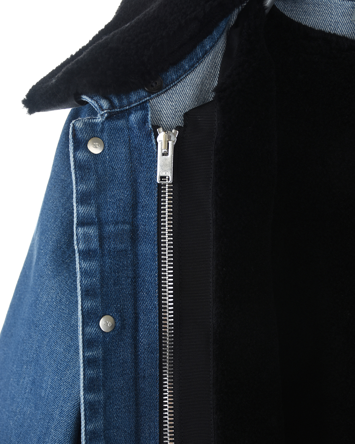 Джинсовая куртка с меховым воротником и подкладкой Dior детская, размер 158, цвет синий - фото 6