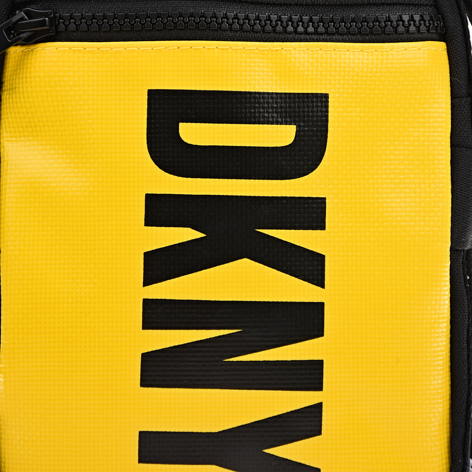 Желтая сумка с ремнем через плечо DKNY детская, размер unica, цвет желтый - фото 5